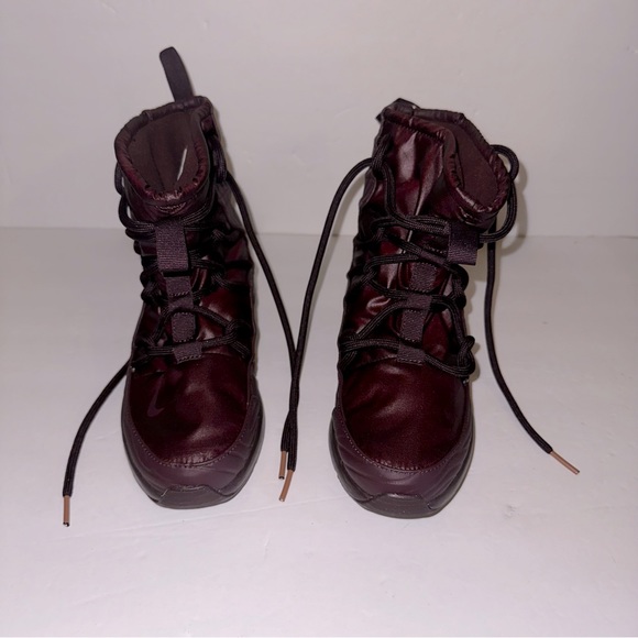 Nike Tanjun High Rise Women's Boots Burgundy New, Unworn, without tag/Box size 6 - Picture 2 of 15